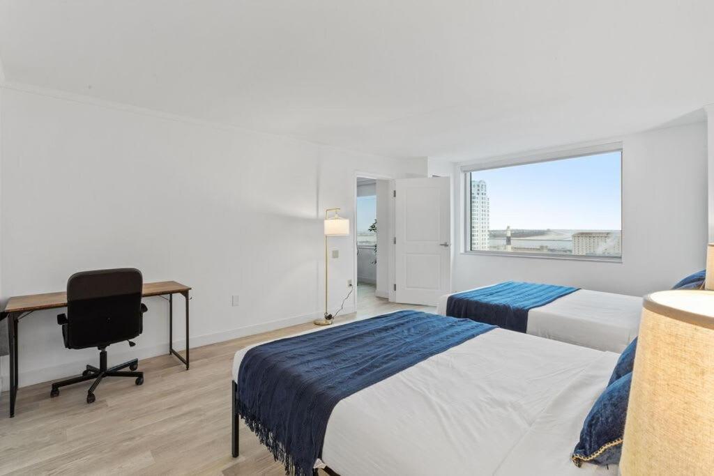 Stylish 2br 3ba Cozysuites At Showboat Atlantic City