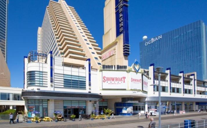 Stylish 2br 3ba Cozysuites At Showboat Apartment Atlantic City