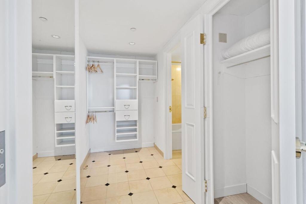 Stylish 2br 3ba Cozysuites At Showboat Atlantic City