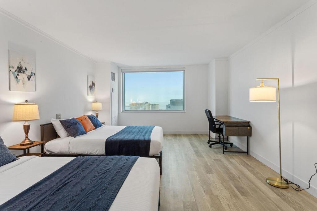Apartment Stylish 2br 3ba Cozysuites At Showboat